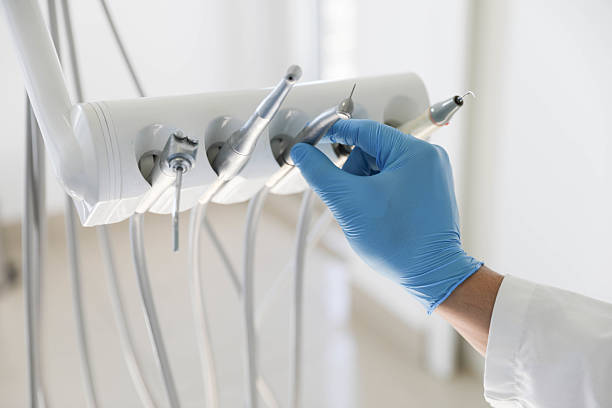 Professional Emergency Dentist technician working in Kealakekua, HI